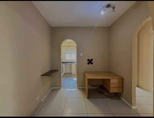 1.5 BEDROOM APARTMENT FOR SALE IN GLENWOOD